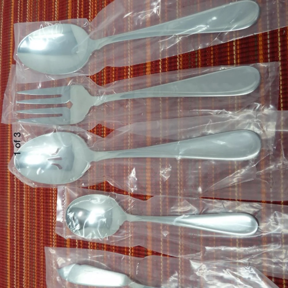 Onida serving silverware